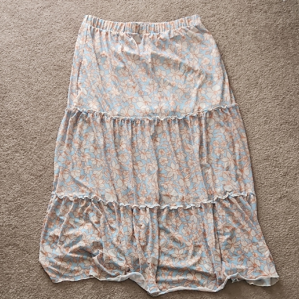 NWOT Floral Tiered Maxi Skirt
